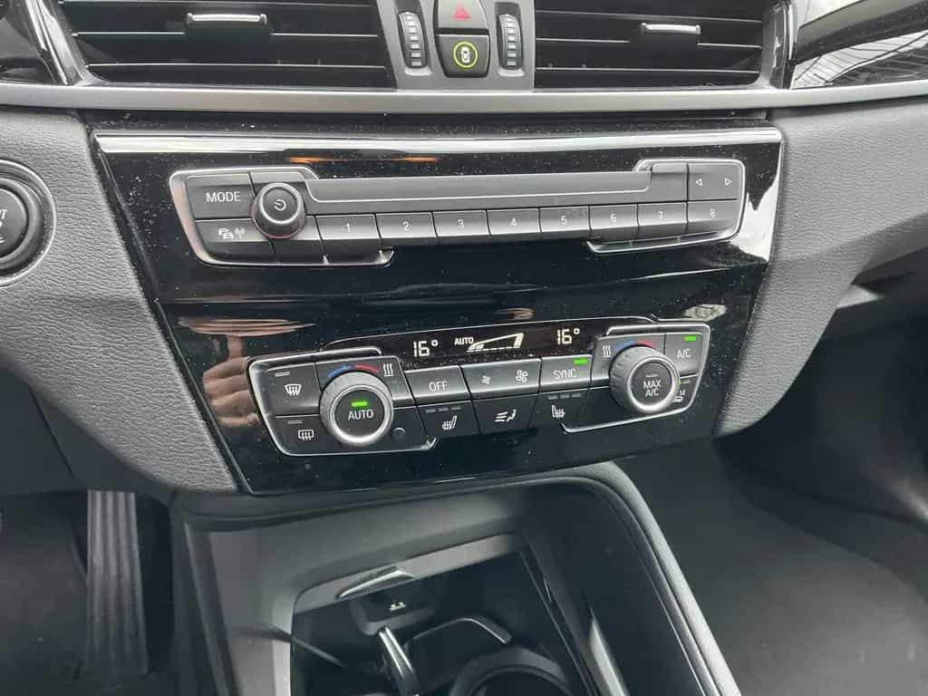BMW X1 18d Advantage sDrive Navi R.Cam AHK LED SHZ 06/2022-photo-15