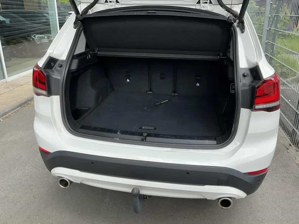 BMW X1 18d Advantage sDrive Navi R.Cam AHK LED SHZ 06/2022-photo-2
