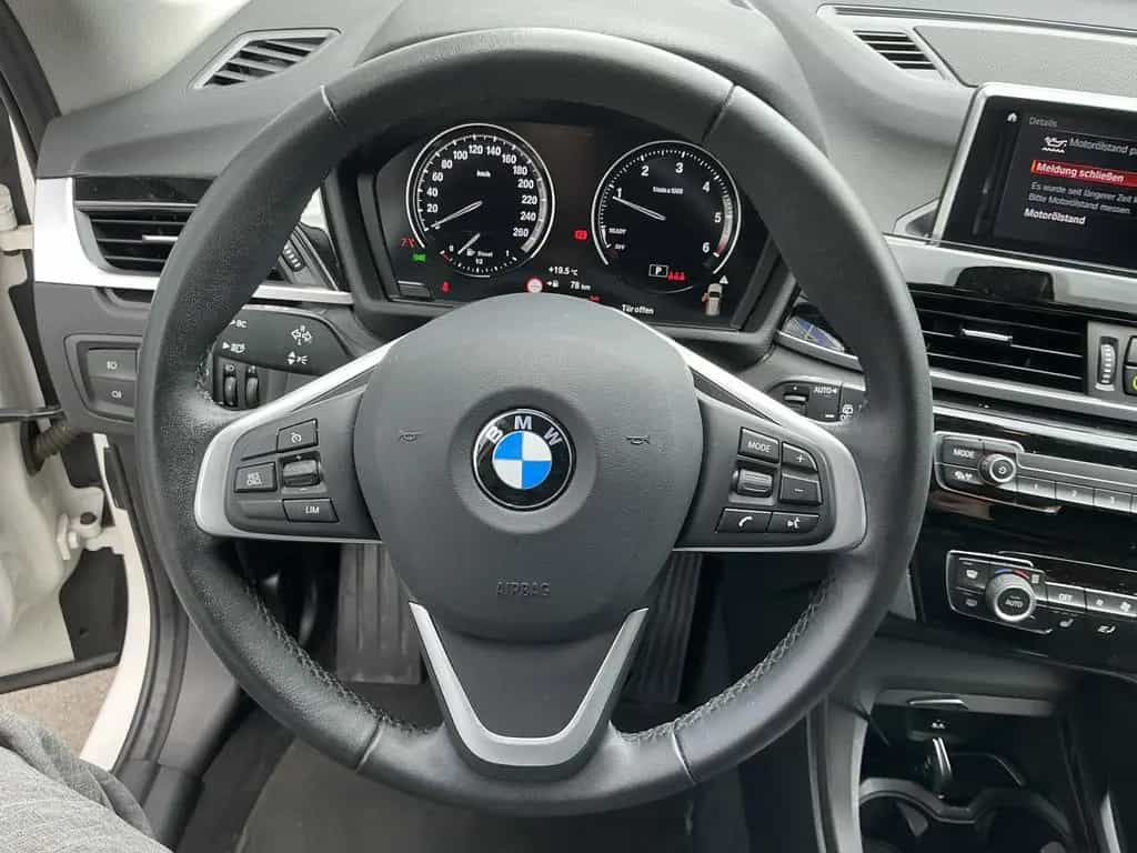 BMW X1 18d Advantage sDrive Navi R.Cam AHK LED SHZ 06/2022-photo-9
