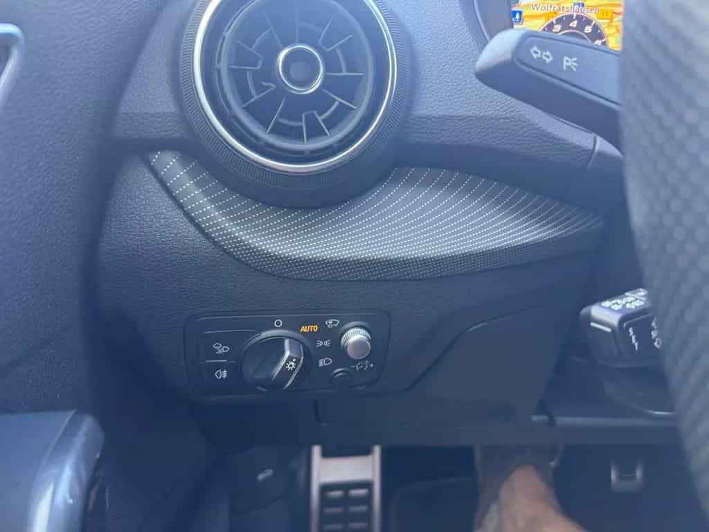 Audi SQ2 2.0 TFSI quattro 19 ZOLL LED AHK HEAD UP 09/2019-photo-46