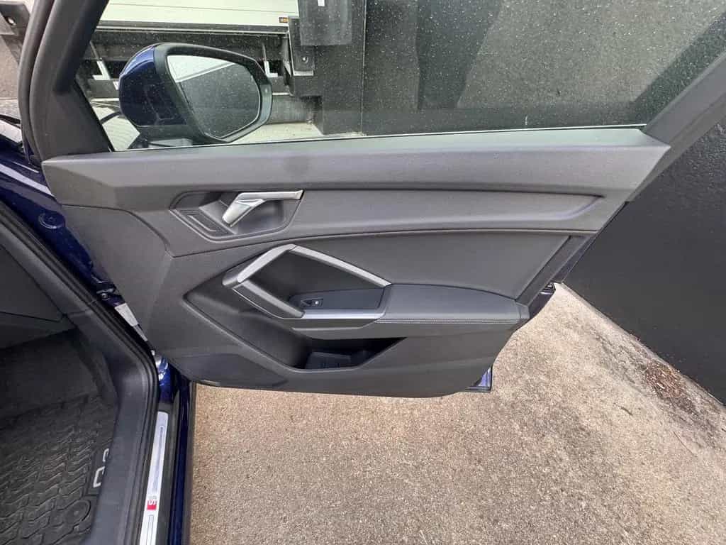 Audi Q3 35 TDI S-LINE  Virtual LED AHK 19Zoll Kamera 06/2021-photo-30