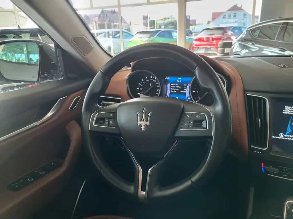 Maserati Levante 3.0 Turbo V6 "Premium Lackierung" Sound 01/2017-photo-15