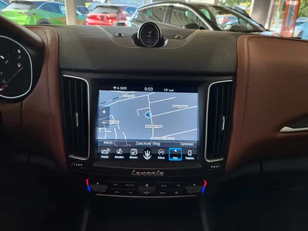 Maserati Levante 3.0 Turbo V6 "Premium Lackierung" Sound 01/2017-photo-16