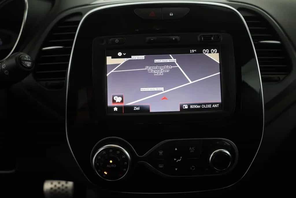 Renault Captur 1.3 TCe Intens Aut. LED Navi Kamera 08/2019-photo-10