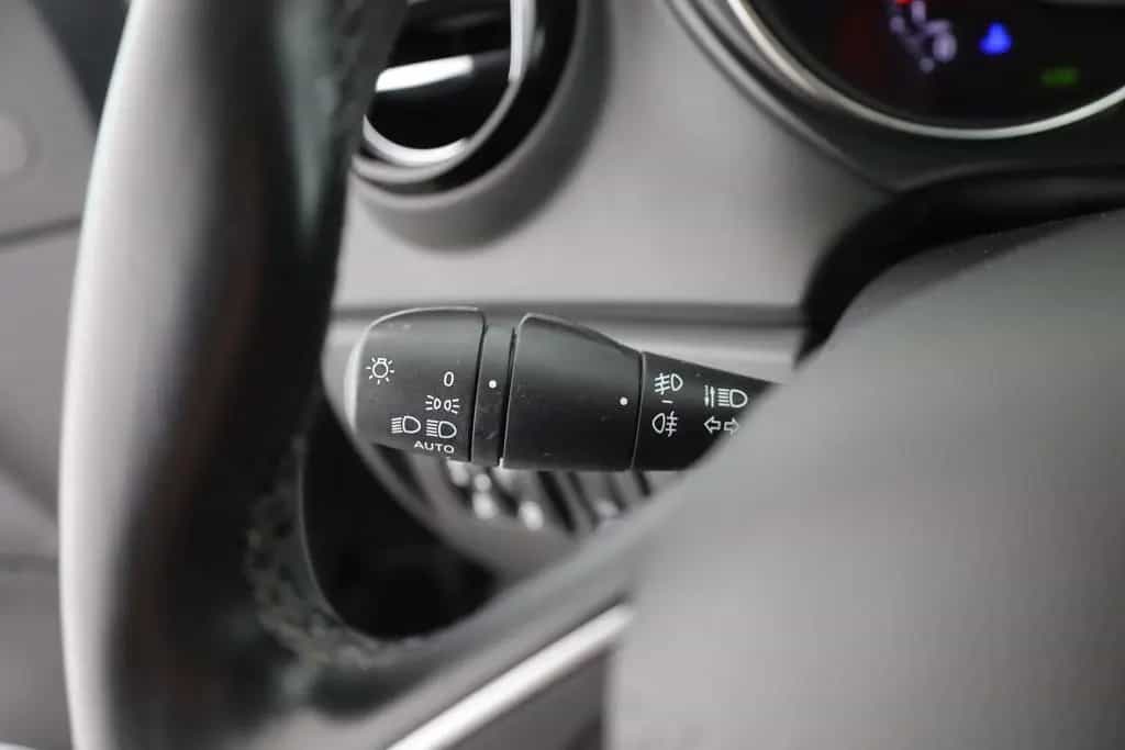 Renault Captur 1.3 TCe Intens Aut. LED Navi Kamera 08/2019-photo-17