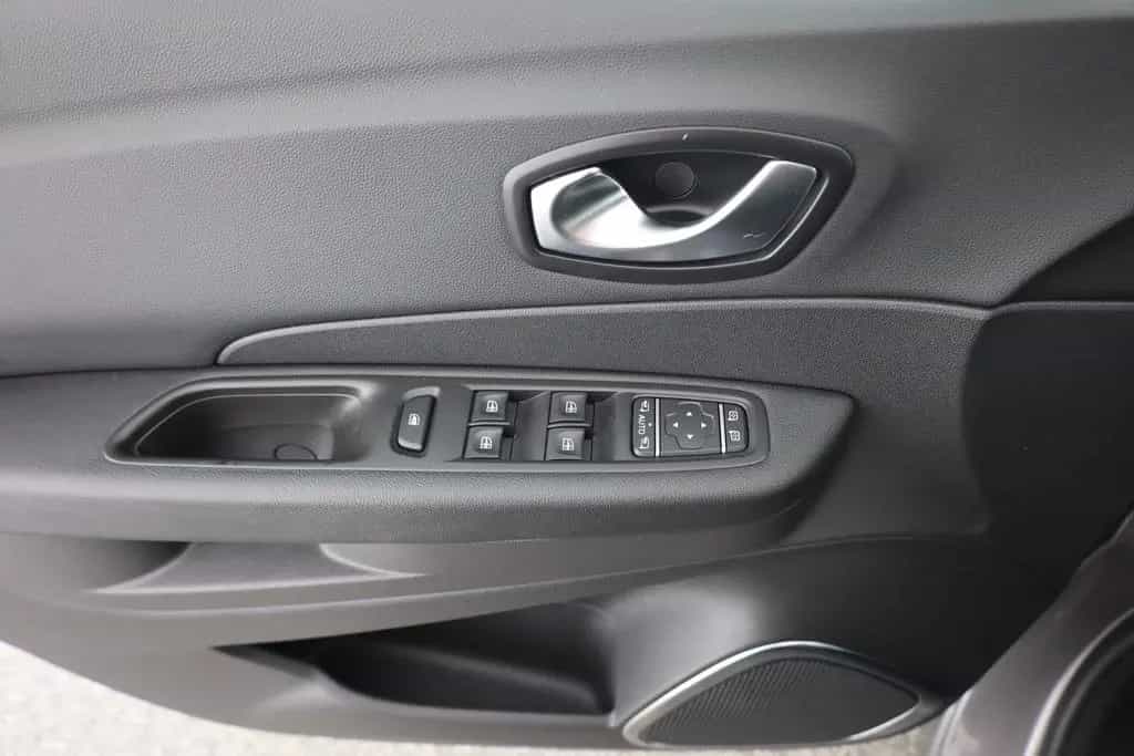 Renault Captur 1.3 TCe Intens Aut. LED Navi Kamera 08/2019-photo-20
