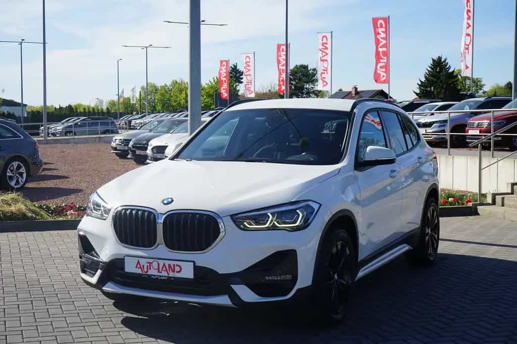 BMW X1 sDrive 18 i Sport Line Aut. LED AAC AHK SHZ 03/2020-photo-1