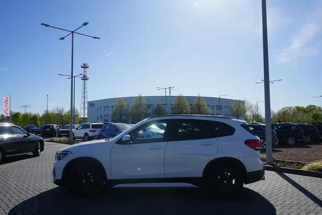 BMW X1 sDrive 18 i Sport Line Aut. LED AAC AHK SHZ 03/2020-photo-10