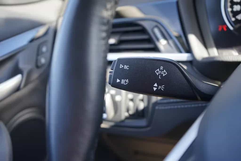 BMW X1 sDrive 18 i Sport Line Aut. LED AAC AHK SHZ 03/2020-photo-22