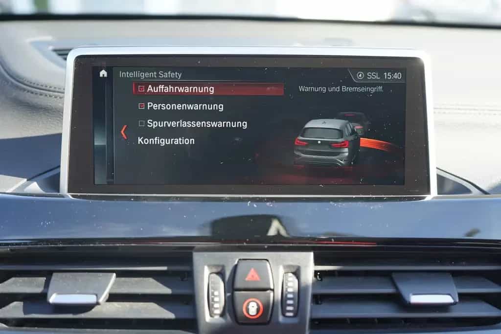 BMW X1 sDrive 18 i Sport Line Aut. LED AAC AHK SHZ 03/2020-photo-29