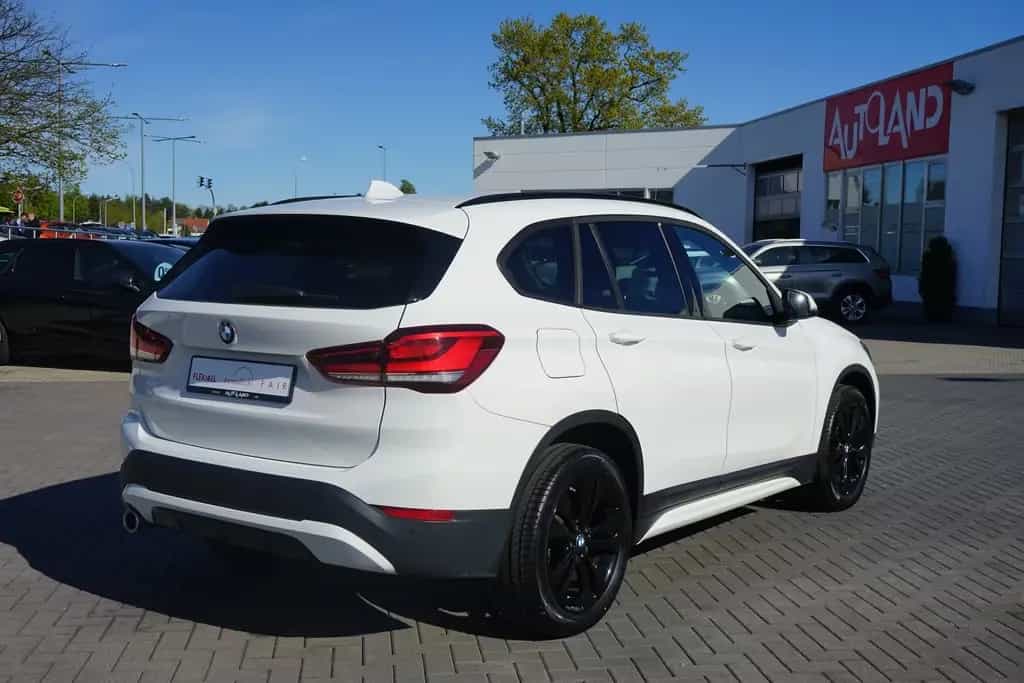 BMW X1 sDrive 18 i Sport Line Aut. LED AAC AHK SHZ 03/2020-photo-5