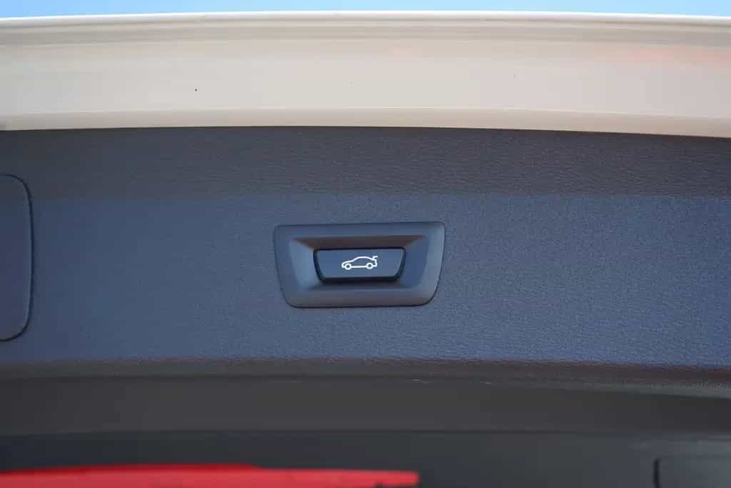 BMW X1 sDrive 18 i Sport Line Aut. LED AAC AHK SHZ 03/2020-photo-8