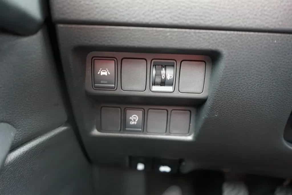 Nissan Qashqai 1.3 Zama Navi Panorama 360° DAB Kamera 03/2021-photo-16