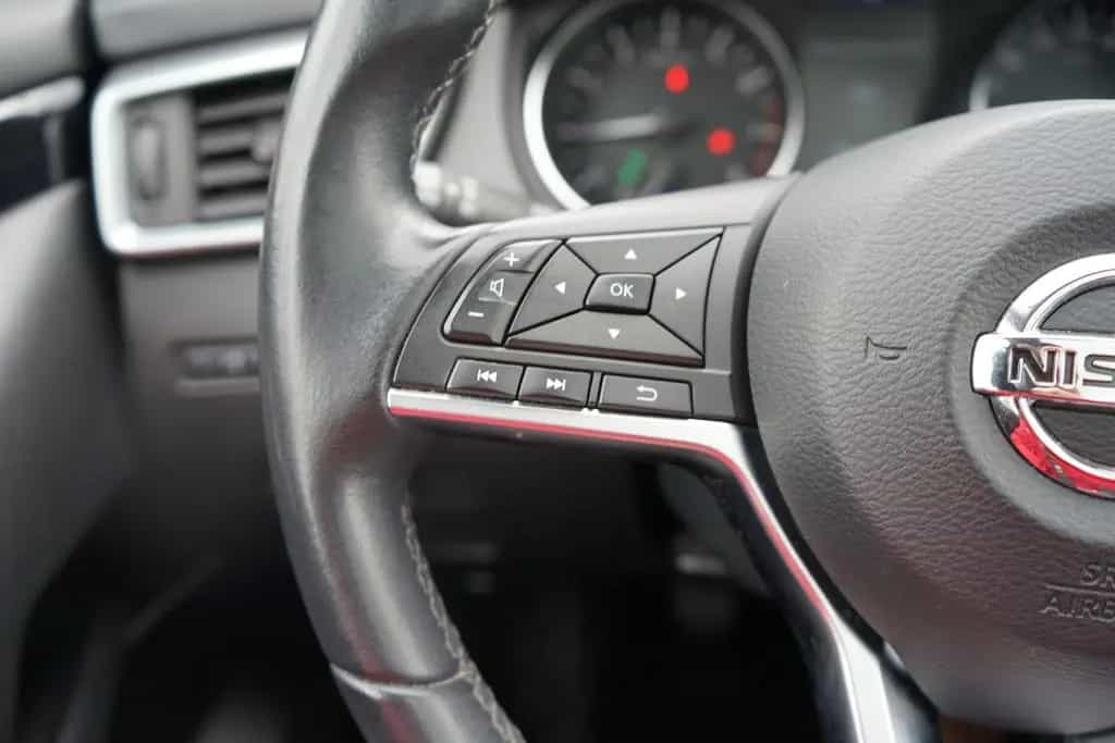 Nissan Qashqai 1.3 Zama Navi Panorama 360° DAB Kamera 03/2021-photo-18