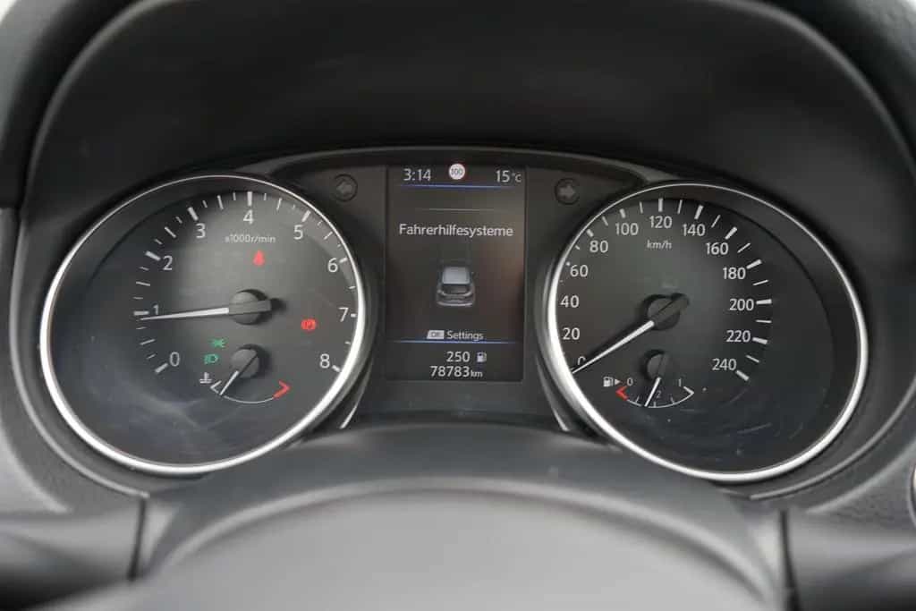 Nissan Qashqai 1.3 Zama Navi Panorama 360° DAB Kamera 03/2021-photo-19