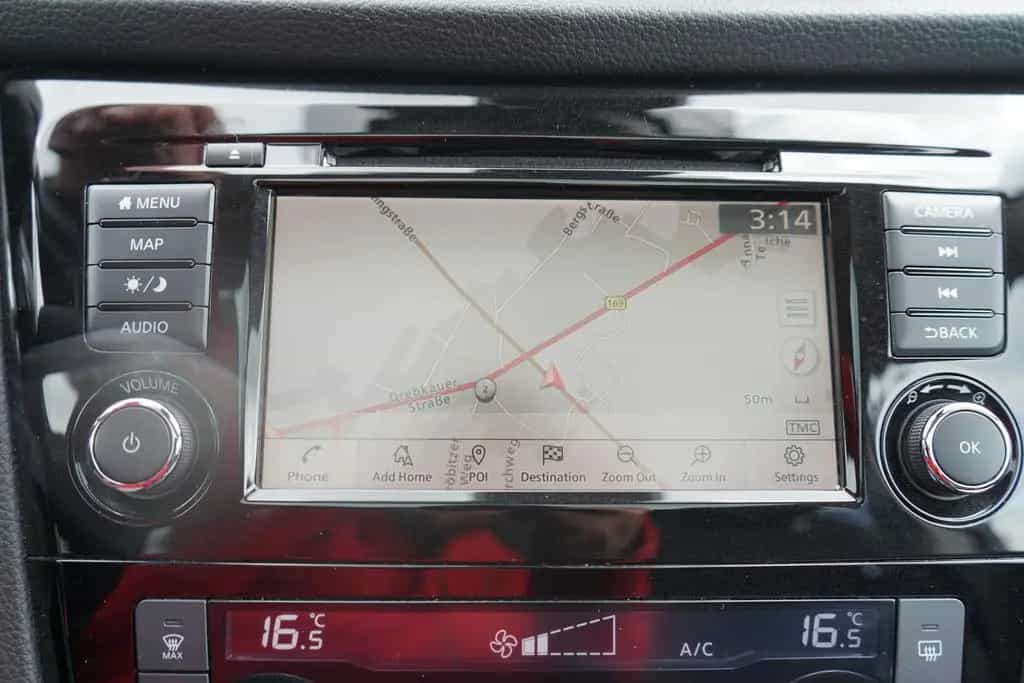Nissan Qashqai 1.3 Zama Navi Panorama 360° DAB Kamera 03/2021-photo-23