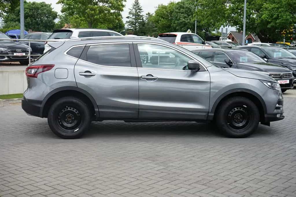 Nissan Qashqai 1.3 Zama Navi Panorama 360° DAB Kamera 03/2021-photo-4