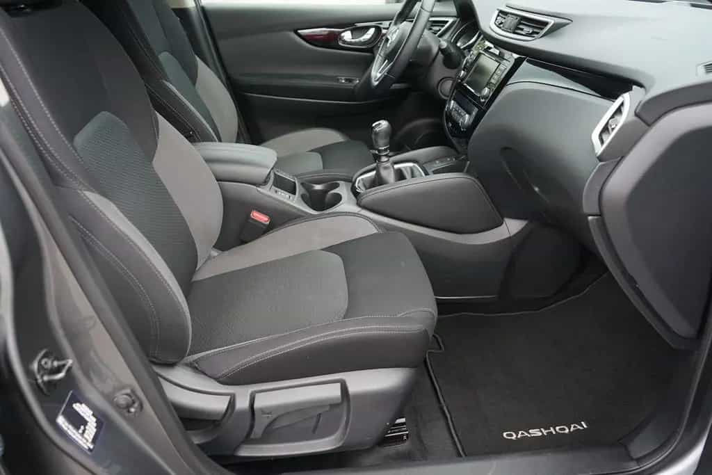 Nissan Qashqai 1.3 Zama Navi Panorama 360° DAB Kamera 03/2021-photo-9