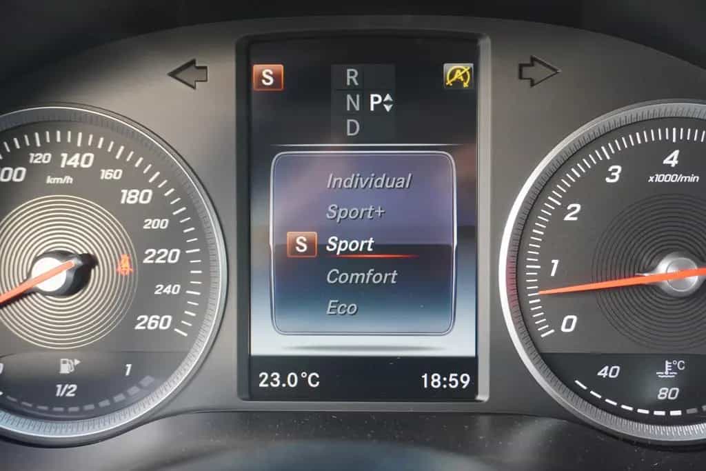 Mercedes-Benz C 180 C180 T-Modell CGI Avantgarde 03/2016-photo-27