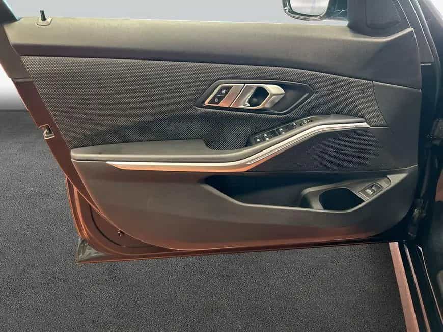 BMW 320 d Touring Aut. *HiFi*CarPlay* 04/2023-photo-20