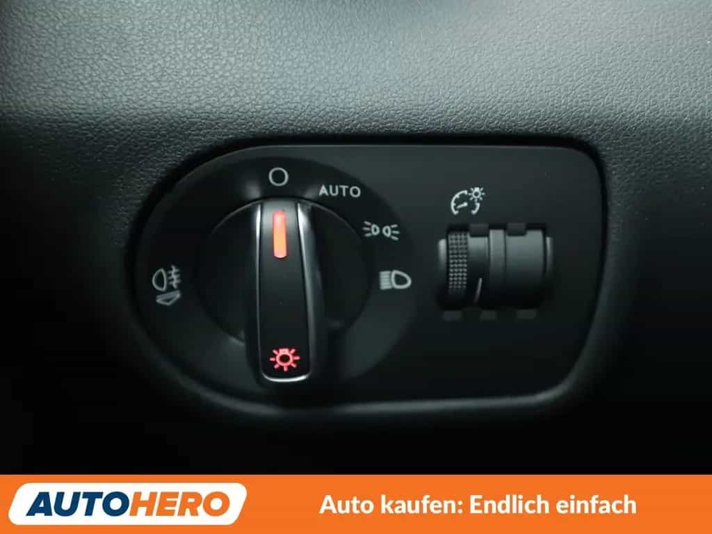 Audi A1 Sportback 1.8 TFSI Sport Aut.*XENON*PDC*SHZ* 02/2018-photo-26