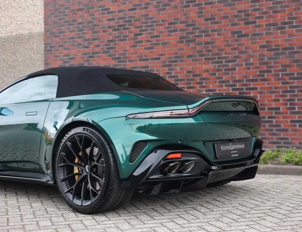 Aston Martin V8 Vantage Vantage Roadster 4.0 V8 | Malachite - B&W 09/2025-photo-19