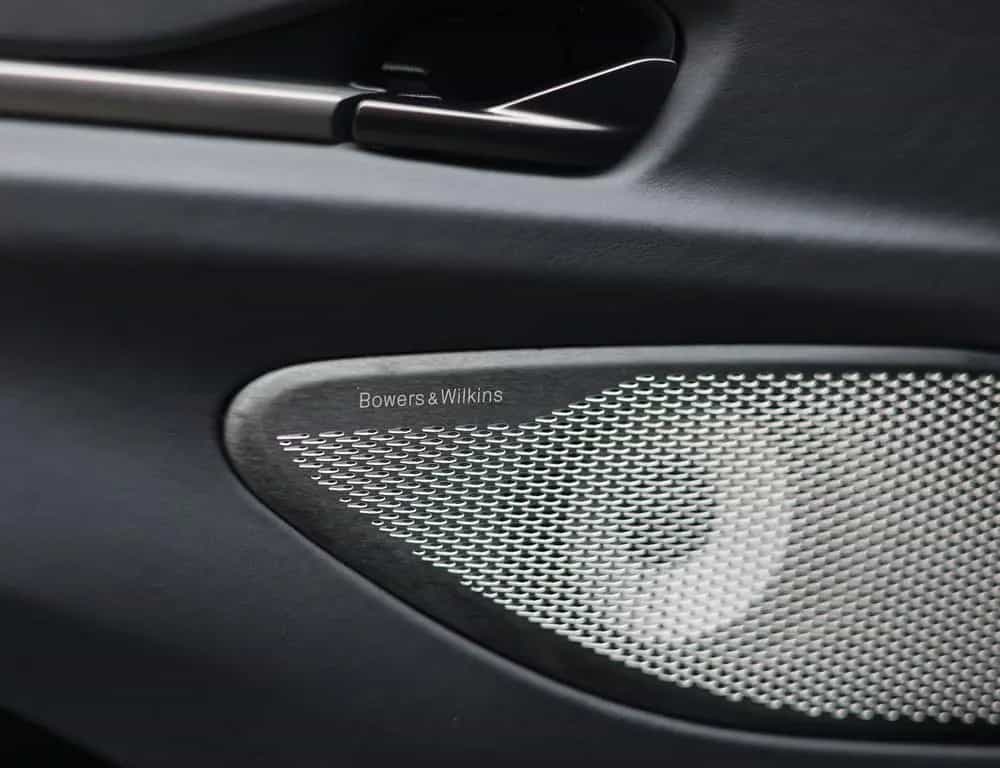 Aston Martin V8 Vantage Vantage Roadster 4.0 V8 | Malachite - B&W 09/2025-photo-30