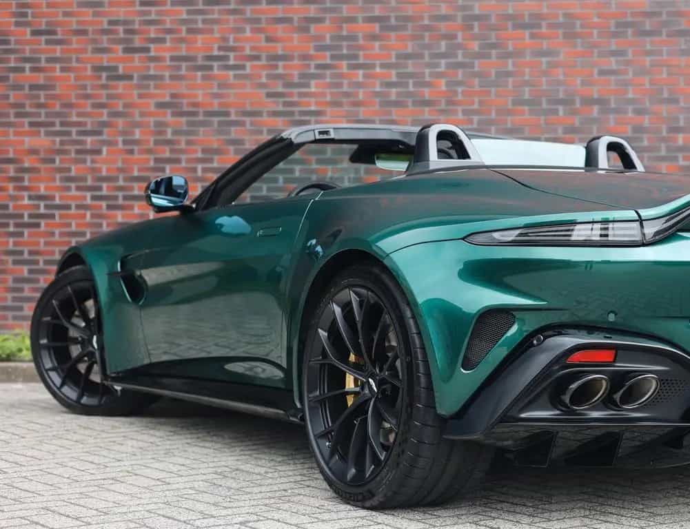 Aston Martin V8 Vantage Vantage Roadster 4.0 V8 | Malachite - B&W 09/2025-photo-6