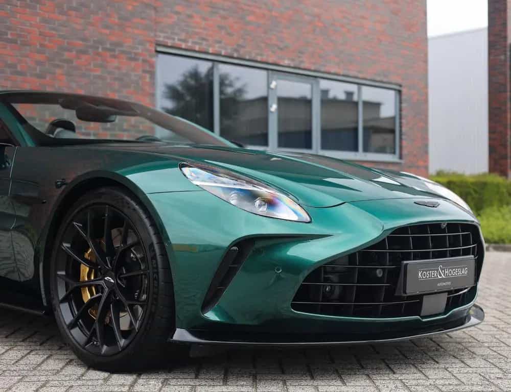 Aston Martin V8 Vantage Vantage Roadster 4.0 V8 | Malachite - B&W 09/2025-photo-7