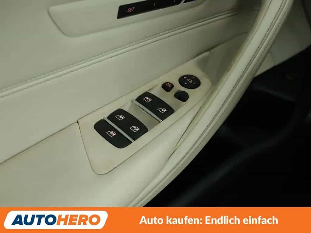 BMW 530 d Luxury Line Aut.*NAV*LED*HUD*TEMPO*CAM* 04/2017-photo-25