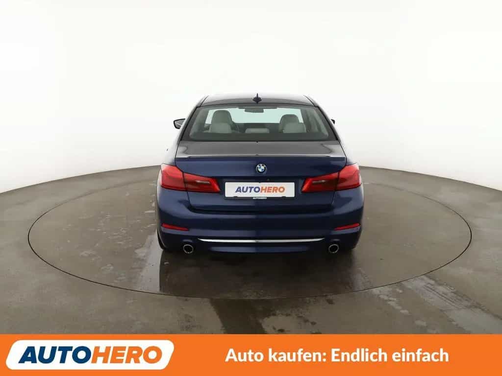 BMW 530 d Luxury Line Aut.*NAV*LED*HUD*TEMPO*CAM* 04/2017-photo-4