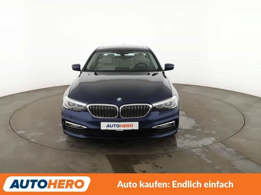 BMW 530 d Luxury Line Aut.*NAV*LED*HUD*TEMPO*CAM* 04/2017-photo-8