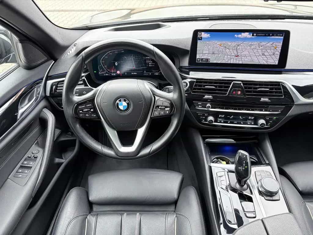 BMW 530 d Aut. PANO/AHK/HUD/STOP&GO/KOMFORTSITZE 02/2021-photo-16