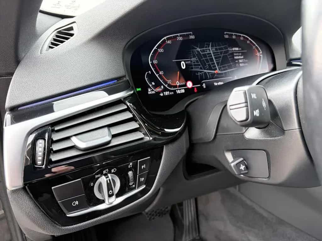 BMW 530 d Aut. PANO/AHK/HUD/STOP&GO/KOMFORTSITZE 02/2021-photo-22