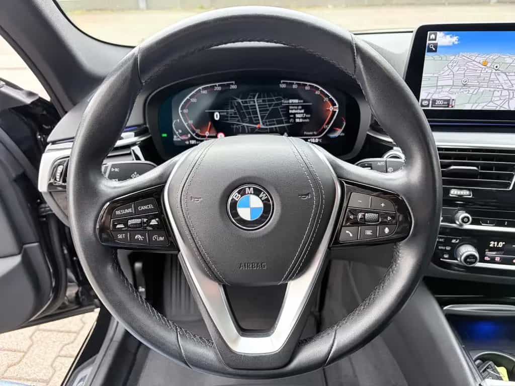 BMW 530 d Aut. PANO/AHK/HUD/STOP&GO/KOMFORTSITZE 02/2021-photo-23