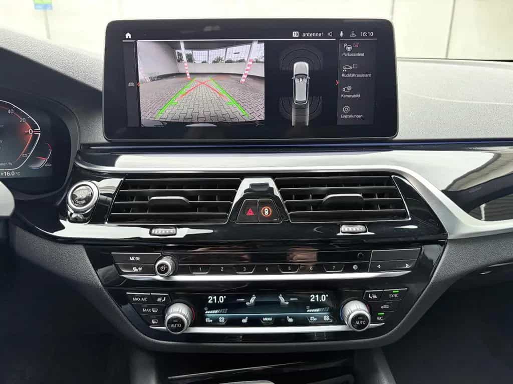 BMW 530 d Aut. PANO/AHK/HUD/STOP&GO/KOMFORTSITZE 02/2021-photo-29