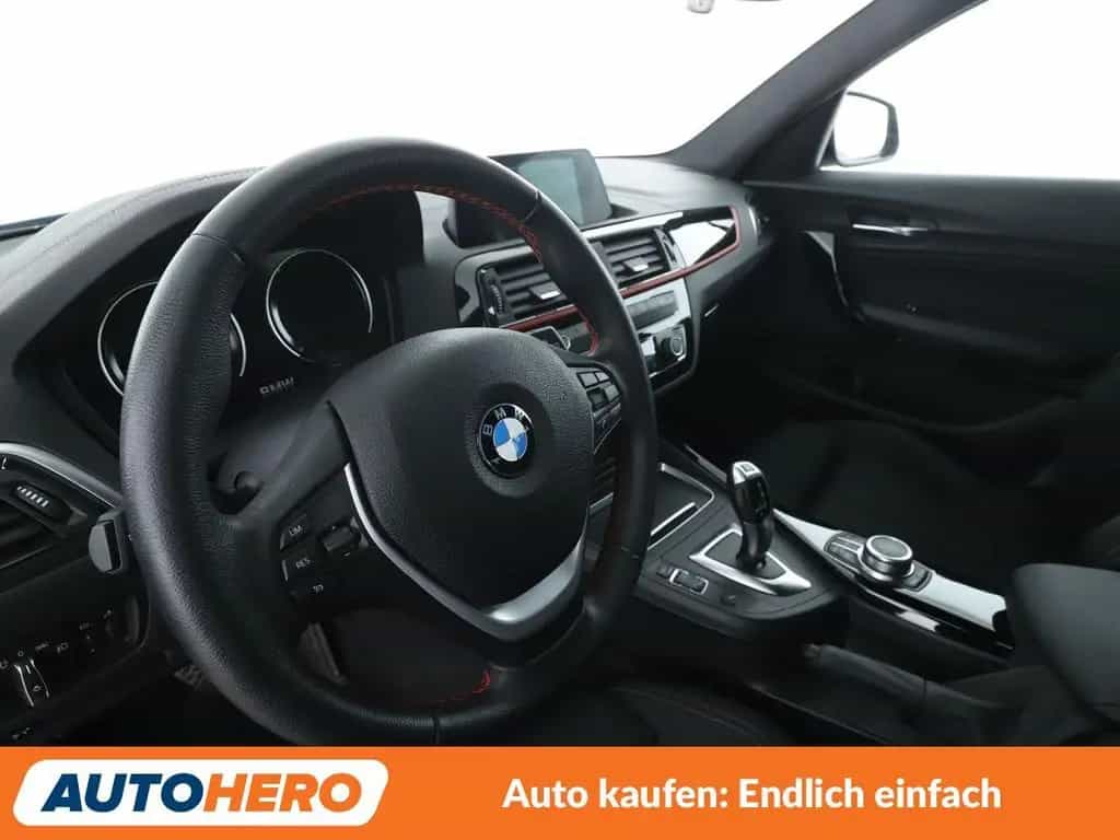 BMW 118 i Edition Sport Line Shadow Aut*NAVI*LED*PDC* 08/2018-photo-10