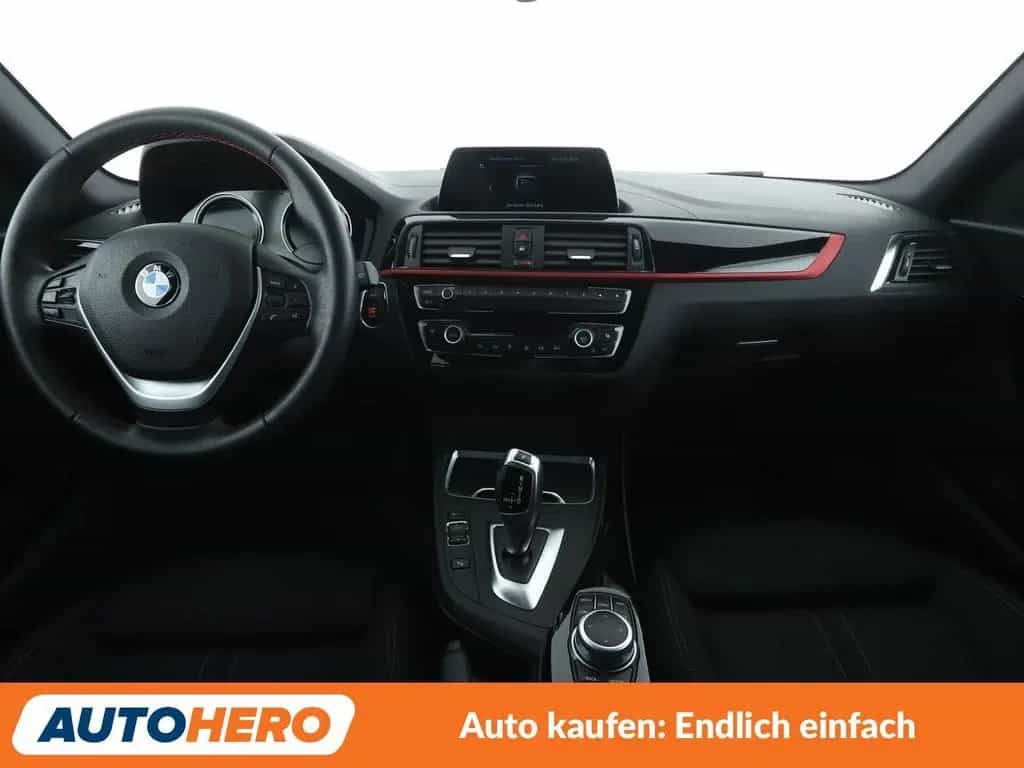 BMW 118 i Edition Sport Line Shadow Aut*NAVI*LED*PDC* 08/2018-photo-11