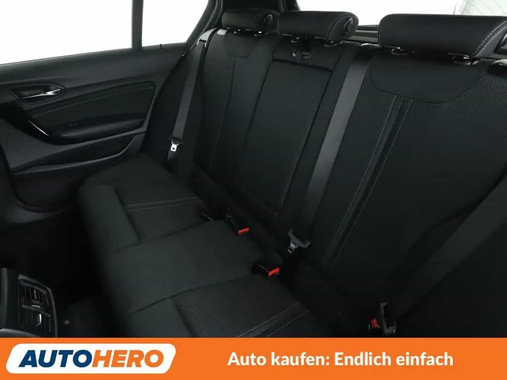 BMW 118 i Edition Sport Line Shadow Aut*NAVI*LED*PDC* 08/2018-photo-13