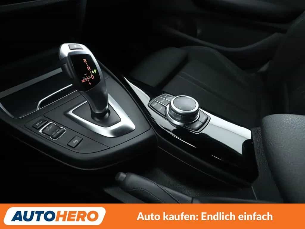BMW 118 i Edition Sport Line Shadow Aut*NAVI*LED*PDC* 08/2018-photo-23