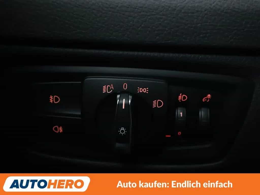 BMW 118 i Edition Sport Line Shadow Aut*NAVI*LED*PDC* 08/2018-photo-25