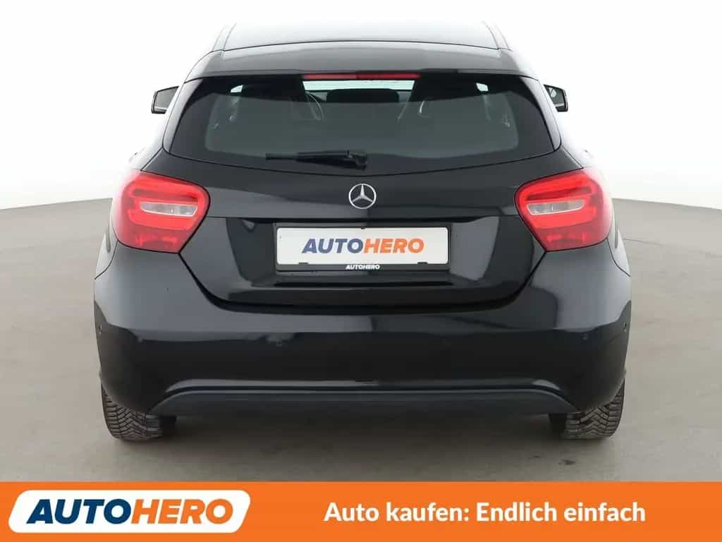 Mercedes-Benz A 180 A-Klasse A 180 BlueEfficiency Style*NAVI*PDC*SHZ 06/2016-photo-4