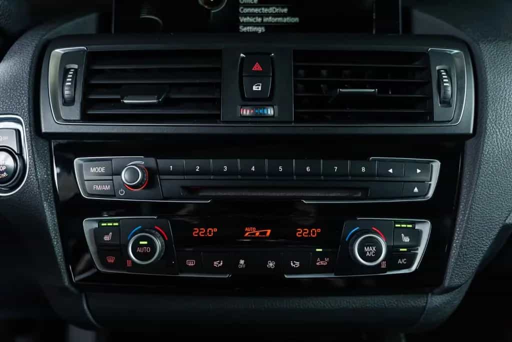 BMW M235 i xDrive/Camera/H&K/Sunroof/LED/M-Sport 03/2016-photo-23