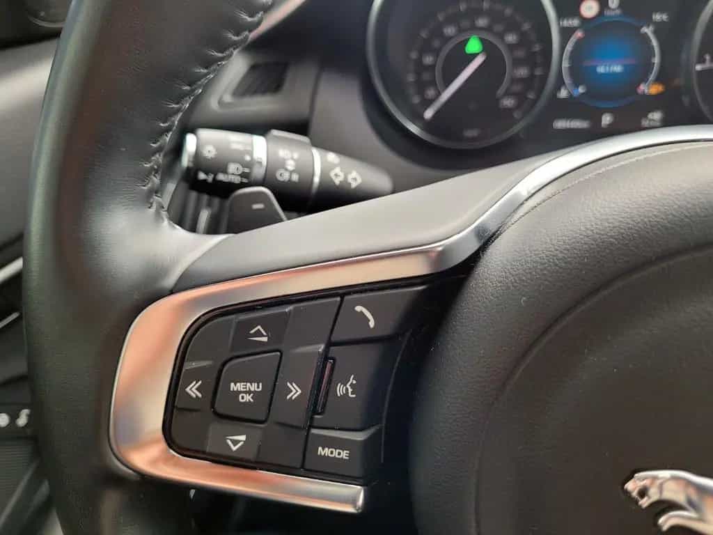 Jaguar E-Pace D180 AWD R-Dynamic/Pano/ACC/Leder/1Hand 03/2018-photo-24
