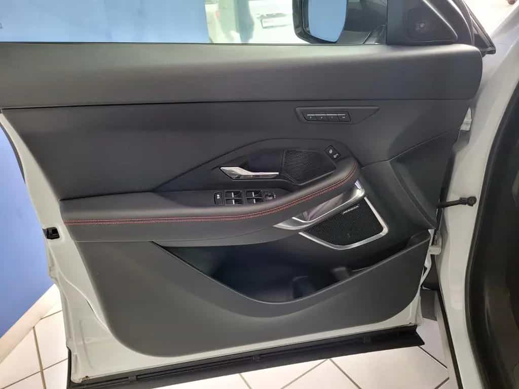 Jaguar E-Pace D180 AWD R-Dynamic/Pano/ACC/Leder/1Hand 03/2018-photo-30