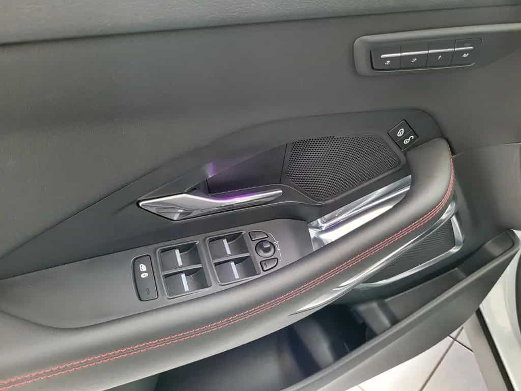 Jaguar E-Pace D180 AWD R-Dynamic/Pano/ACC/Leder/1Hand 03/2018-photo-31