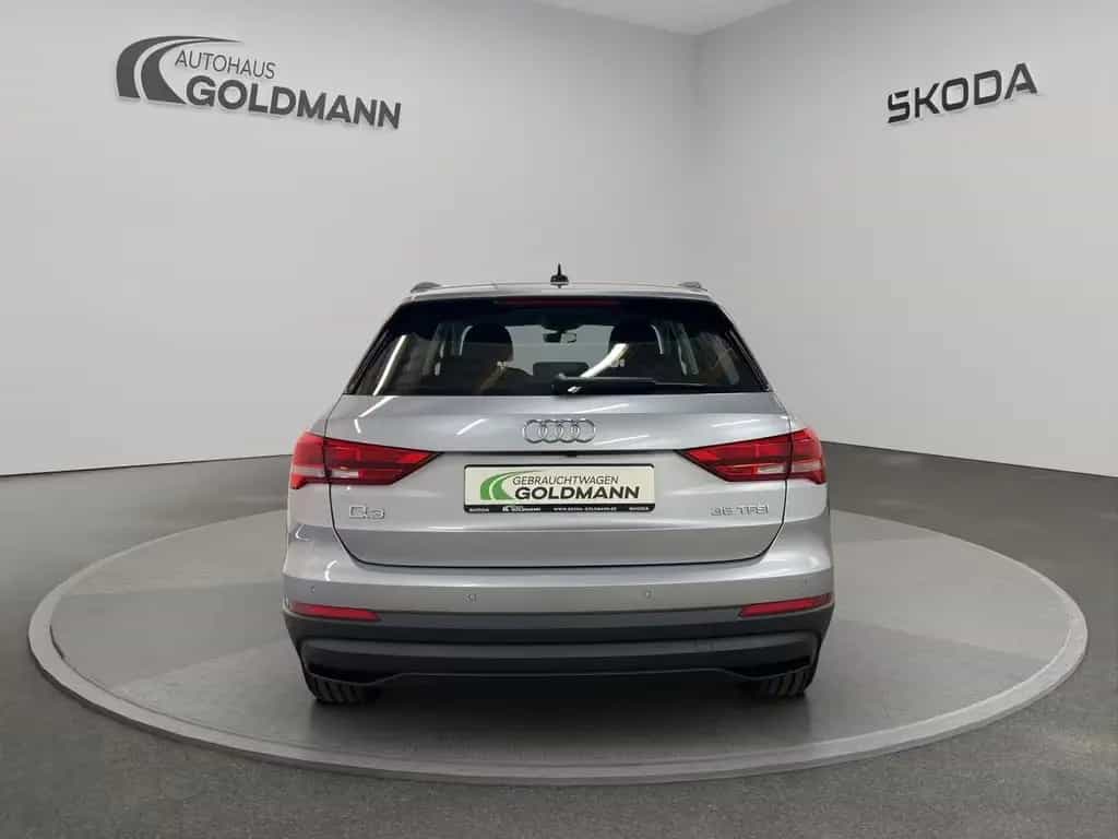 Audi Q3 Basis 1.5 TFSI DSG AHK 05/2021-photo-2