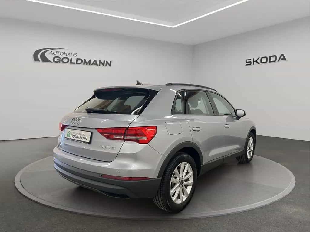 Audi Q3 Basis 1.5 TFSI DSG AHK 05/2021-photo-3