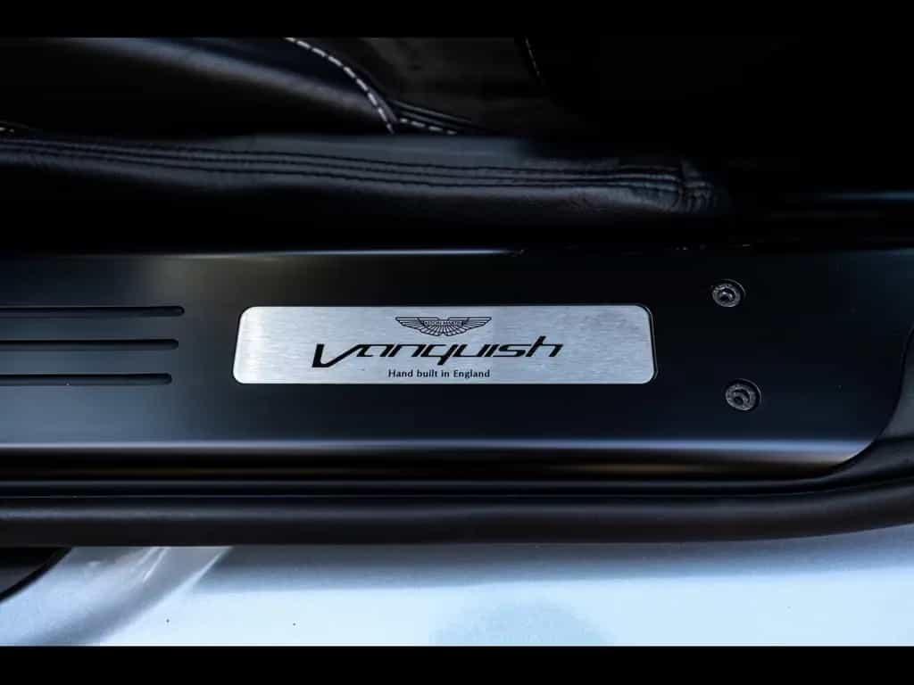 Aston Martin Vanquish II COUPE 6.0 V12°SKYFALL SILVER°CARBON 12/2013-photo-24