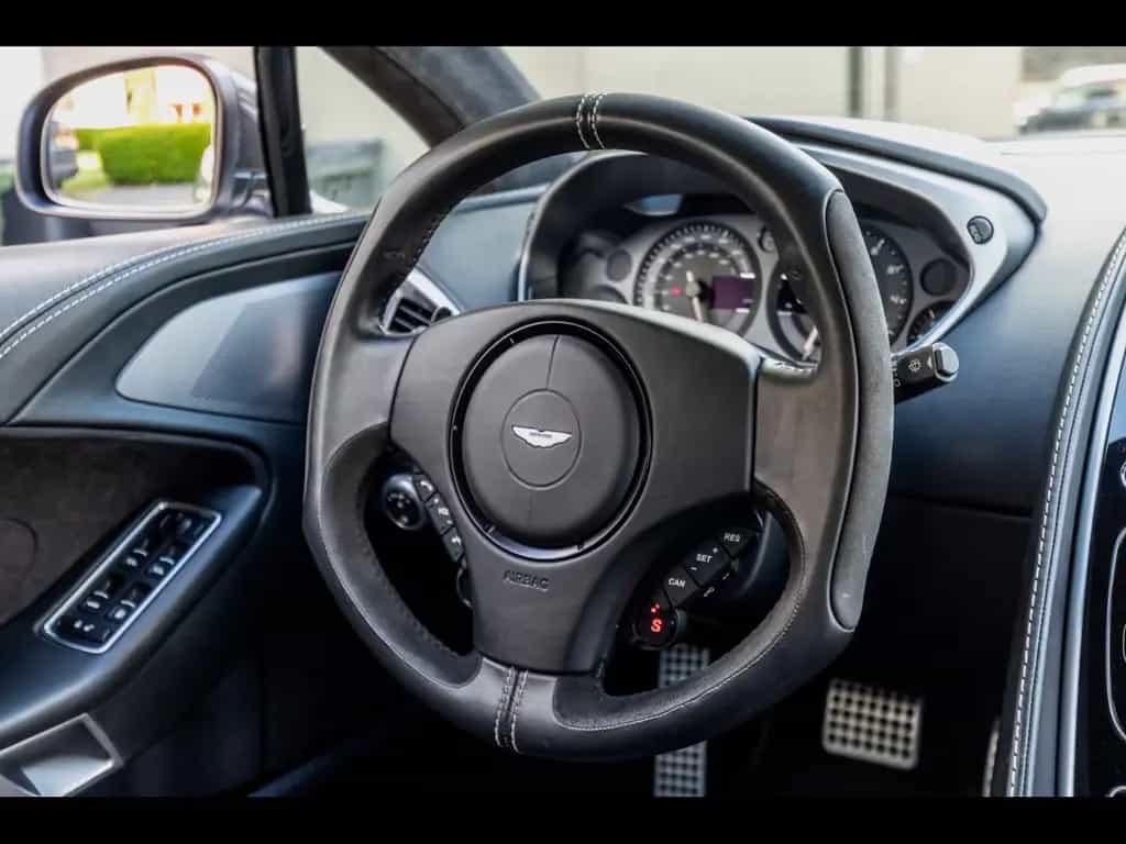 Aston Martin Vanquish II COUPE 6.0 V12°SKYFALL SILVER°CARBON 12/2013-photo-26